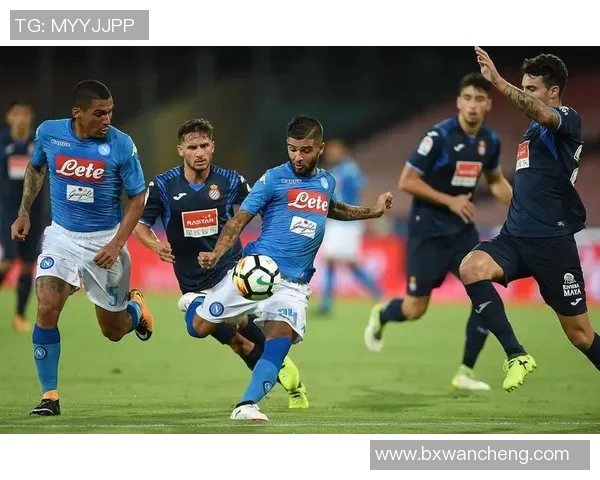 街头花式足球球星的独特技巧与全球影响力分析